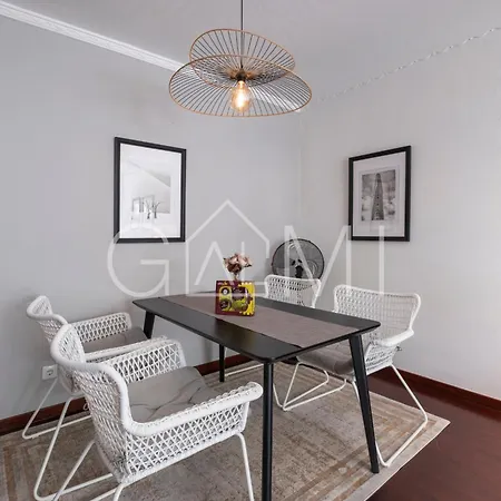 Stylish Garden By Galmi Caniço