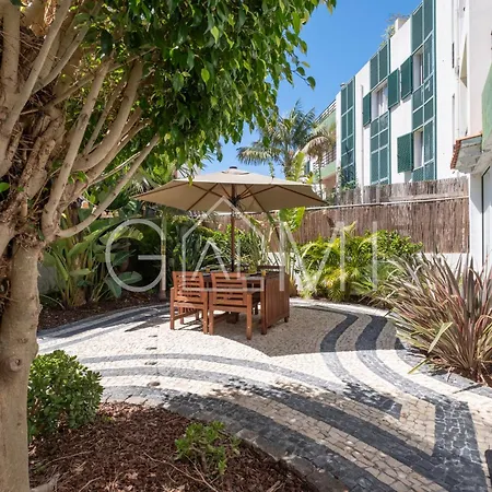 Διαμέρισμα Stylish Garden By Galmi *