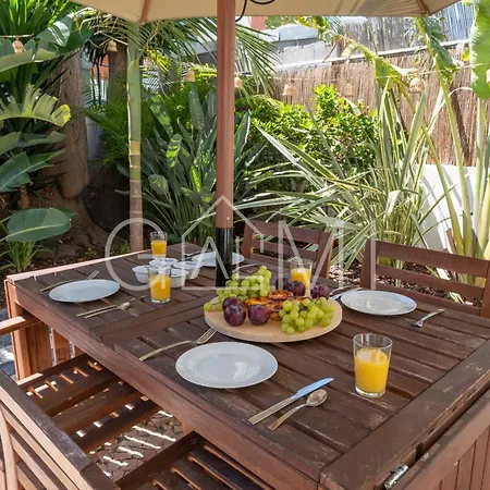 Apartment Stylish Garden By Galmi
