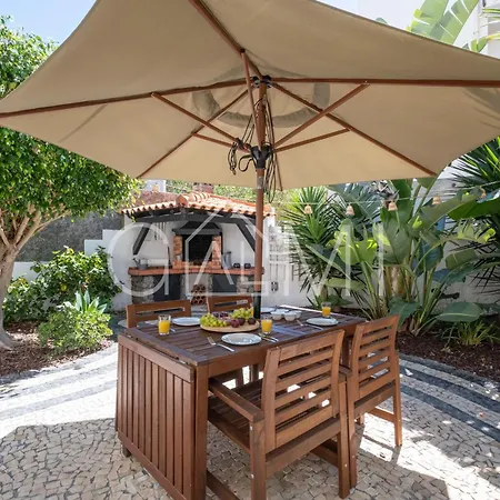 Apartment Stylish Garden By Galmi