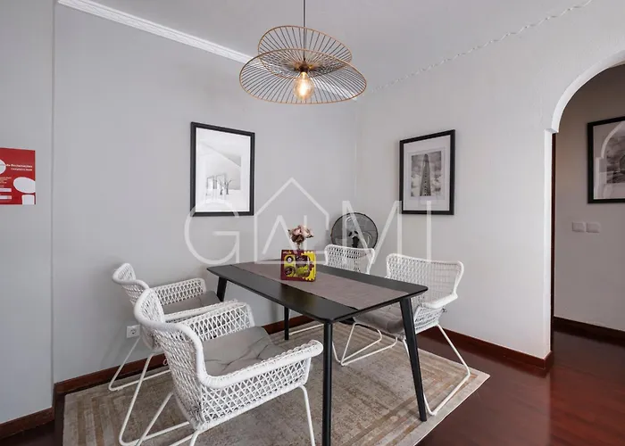 Stylish Garden By Galmi Caniço